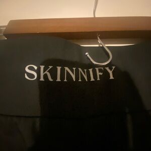 Skinnify Black Leggings